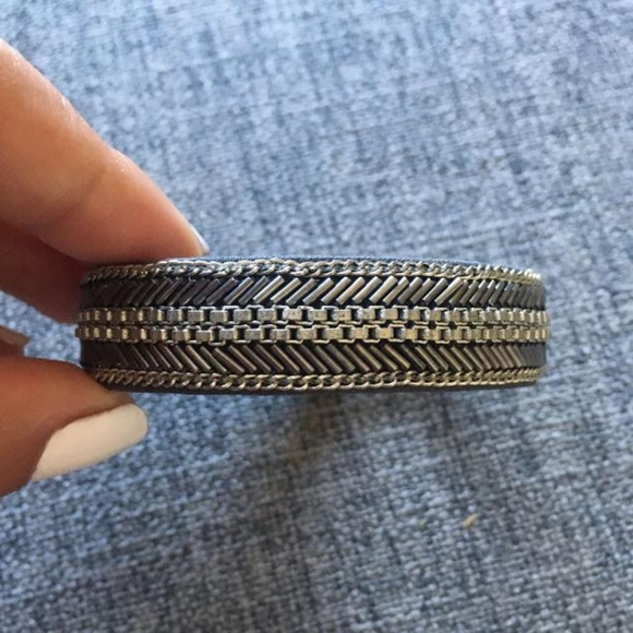 :: Stella & Dot⚔️SILVER Carter Bracelet - Picture 3 of 5